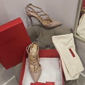 Valentino Garavani Rockstud Pumps